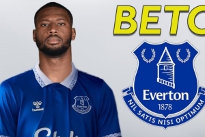 贝托谈双响胜切尔西:不觉得自己是英雄,要用进球和助攻帮助球队