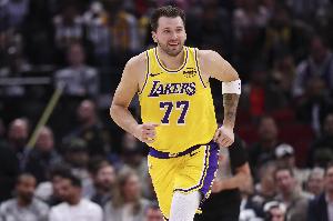 MVP模式!东契奇近9战场均40分8.4板7.4助2.6断 三分命中率40%