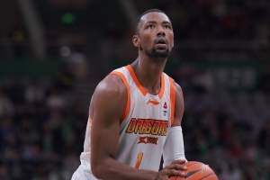 尽力了！贾尔斯29中17空砍37分19板 加时赛拿到全队仅有3分