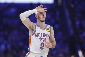 5助!戴格诺特:卡鲁索能读懂场上局势 拥有他是莫大的优势