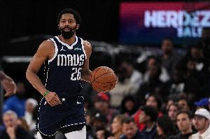 直播吧：丁威迪暂时不考虑CBA 他专注于NBA机会