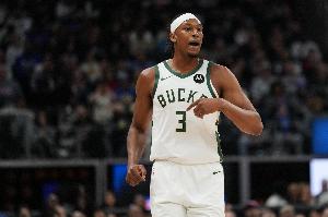 出手没犯规多!特纳3中2仅拿7分3板1断2帽 5次犯规