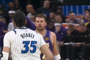 这节骨眼!东契奇:比塔泽用塞尔维亚语跟我说要我全家