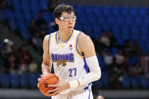 北京男篮在整体实力等多方面都好于吉林 周琦8罚0中令人匪夷所思