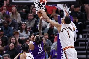 费舍尔:对手什么招式文班都能干扰 这让他比其他顶级防守者更好