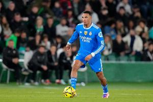 记者：图赫尔补招本·怀特再次忽视阿诺德，这对后者近乎是侮辱