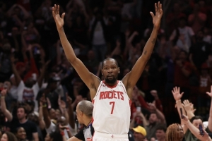 杜兰特：持久力是伟大标志 保持稳定产出比单赛季爆发更难能可贵