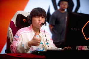 实至名归!Bin成为LPL首位国际赛事上单FMVP