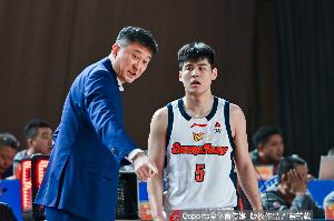 记者：别看这支广东队依旧有不少国字号球员 但他们真的没天赋