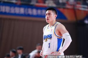 带不动!陈盈骏14中8空砍全队最高20分9助加5板 三分7中4