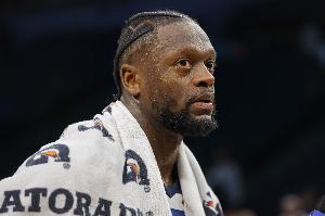 拖后腿!兰德尔14投仅3中拿9分9板 三分4中1