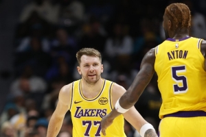 帕金斯：艾顿是东契奇点名要的 只要得到东契奇的认可就有大合同