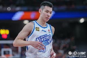 手凉！罗凯文半场6投仅1中拿到3分 但正负值+9