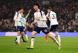 热刺旧将:阿奇·格雷是热刺本赛季唯一亮点,他未来能超越赖斯