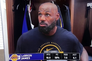 9连胜期间最喜欢球队哪一点？詹姆斯：我们的心理韧性十足！