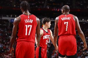 全队都急需调整!火箭状态全无 全队首节25中10落后公牛20分!