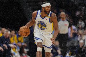 贾磊:穆迪膝盖骨明显变形 这可能是会影响职业生涯的伤病