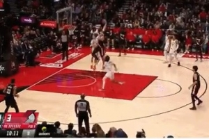 大意了！克林根接球顺下 起飞攻筐被特拉奥雷帽掉