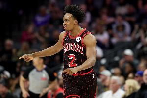 火力全开！塞克斯顿首节7中5独得17分 三分4中3