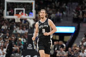 奥利尼克:马刺热火在心智比赛态度上相似 后者注重体能力量训练