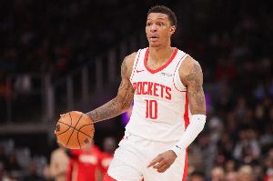 又崩盘了!小贾巴里·史密斯半场6中0一分未得 拿到3篮板