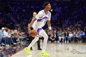 有球权也能打！贝利半场7中4&三分3中2砍18分 罚球8中8&精彩劈扣