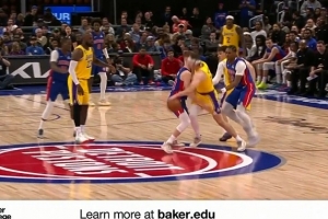 这也吹回场?里夫斯中线附近遭遇夹击被吹回场违例