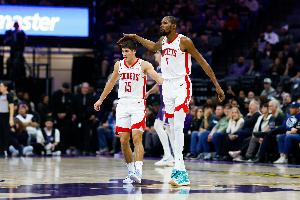 啥情况啊!火箭全队化身铁匠首节三分9中0 单节落后公牛20分!