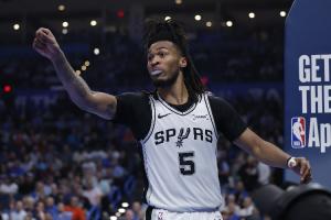 今日马刺对阵热火 瓦塞尔出战成疑 卡斯尔&鲍威尔&哈克斯可出战