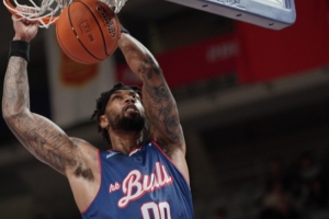 【战报】香港金牛季后赛首战告捷 主场战胜盐南苏科雄狮!