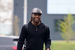 多库分享动态,谢尔基调侃:你从教练那里拿了贝雷帽吗?