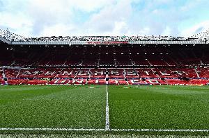 太阳报:76岁曼联球迷被赶出老特拉福德的座位,座位被分配给VIP