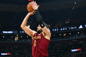 斯特鲁斯：很感激关键时刻能在场 我就是给米切尔和哈登拉开空间