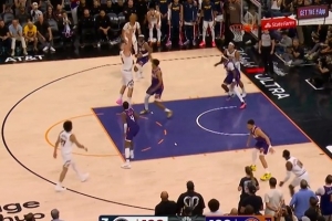 没人给压迫啊!约基奇接球轻松抛投打进准绝杀