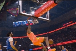 一飞冲天!斯特鲁斯送击地妙传 莫布里起飞躲闪防守折叠暴扣