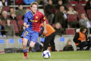 巴萨旧将：赫莱布在离队几天前，曾在替补席往佳得乐瓶子里倒酒喝