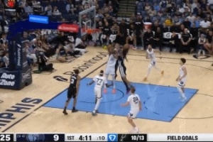 残暴!卡斯尔直杀内线 腾空而起力压亨德里克斯暴力隔扣