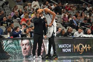 距离雷霆2个胜场差！马刺大胜灰熊再取7连胜 近25战23胜