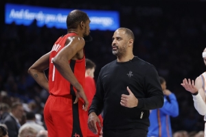 解说:头一回见加时领先13分都输球的队伍 杜兰特最后2罚球怎么了