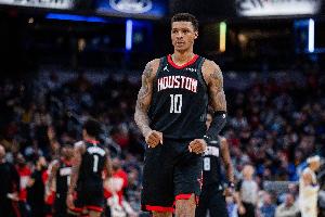 还是你最稳!小贾巴里半场21分钟 9中5&三分3中1拿到11分5板