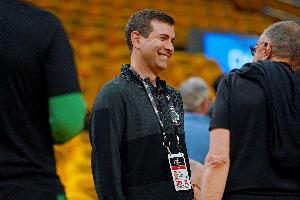 美记:史蒂文斯原是北卡帅位首选 之后选择退出&将专注于助队夺冠