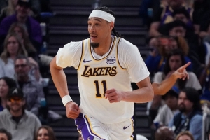 海斯:我长大的地方离这里1.5小时车程 能在父母面前比赛很兴奋