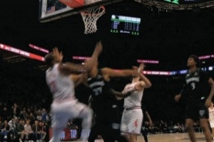 别伤害他英俊的面庞!戈贝尔贴防杜兰特犯规 一巴掌打到后者面部