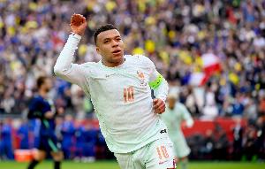 姆巴佩为法国队打进56球,距吉鲁保持的队史进球纪录还差1球