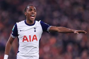 记者:特尔现阶段并未考虑离开热刺,他认为自己有责任帮球队保级