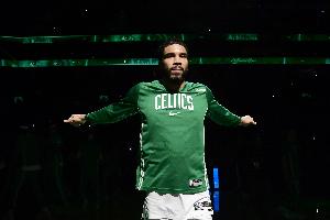 记者:绿军近期崛起为篮板顶级强队 这已成他们多场胜利关键之匙