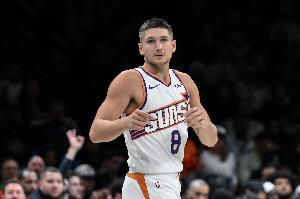 板凳火力!格雷森·阿伦替补16中7拿19分 三分11中4