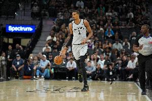 还有谁！文班亚马最近9场场均25.8分12.1板4助3.3帽1.4断