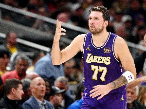 湖记：如果东契奇要被禁赛一场 在背靠背第一晚打奇才时禁赛挺好