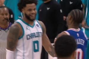 恶心兄弟!小乔拒绝与马克西握手 后者指着他邪魅大笑 乐出牙膛